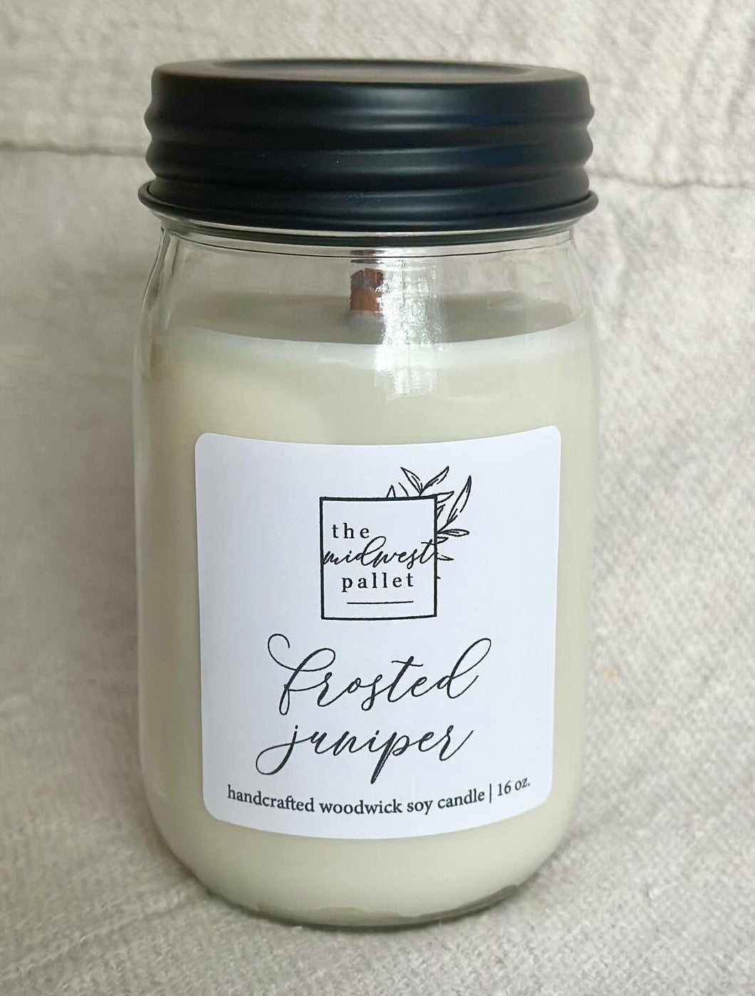 Frosted Juniper | Soy Wooden Wick Candle