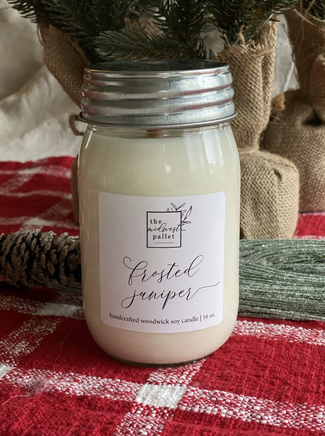 Frosted Juniper | Soy Wooden Wick Candle